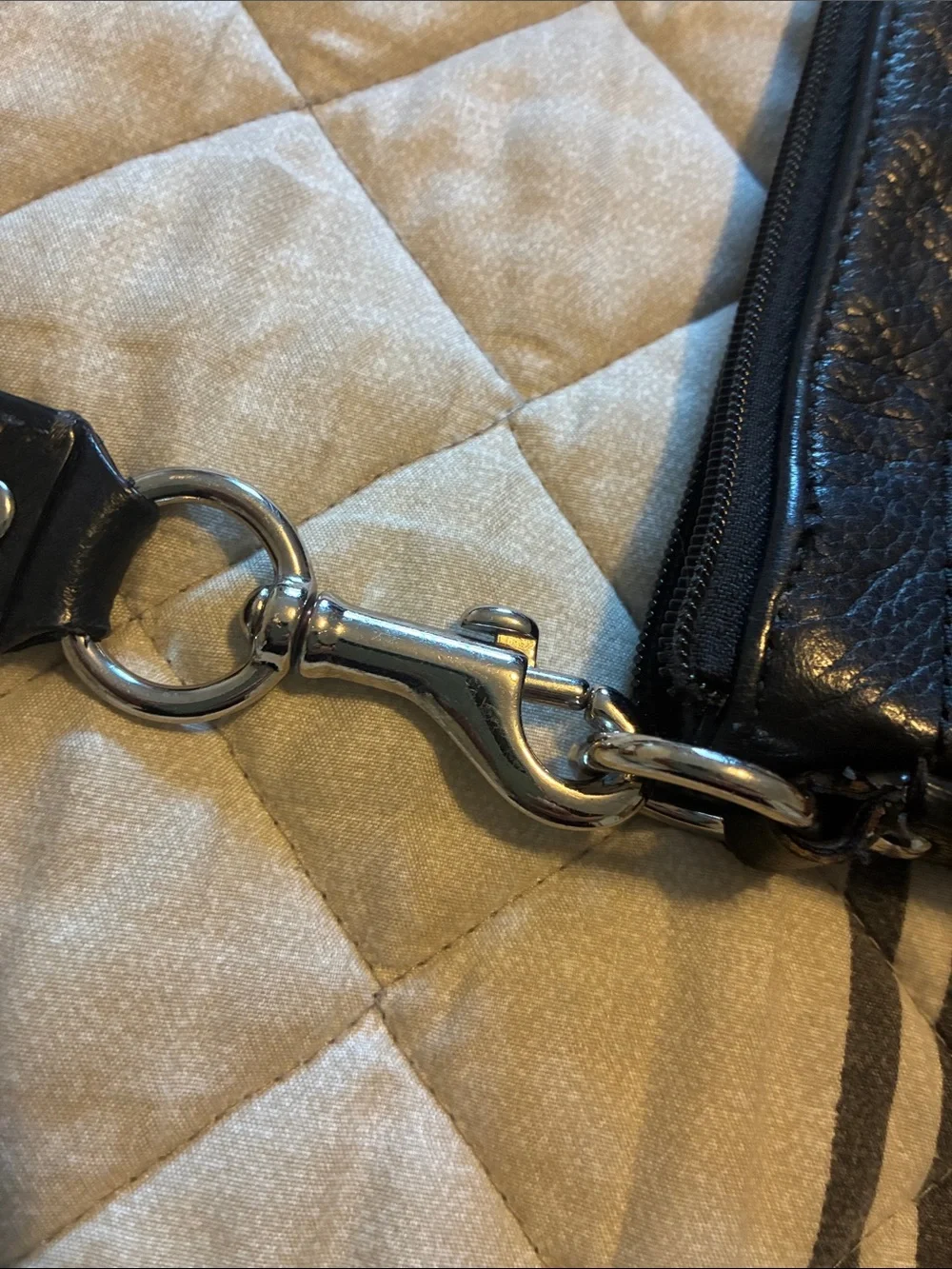 Coach Vintage Park Black Pebbled Leather Swingpack Crossbody + silver turnlock